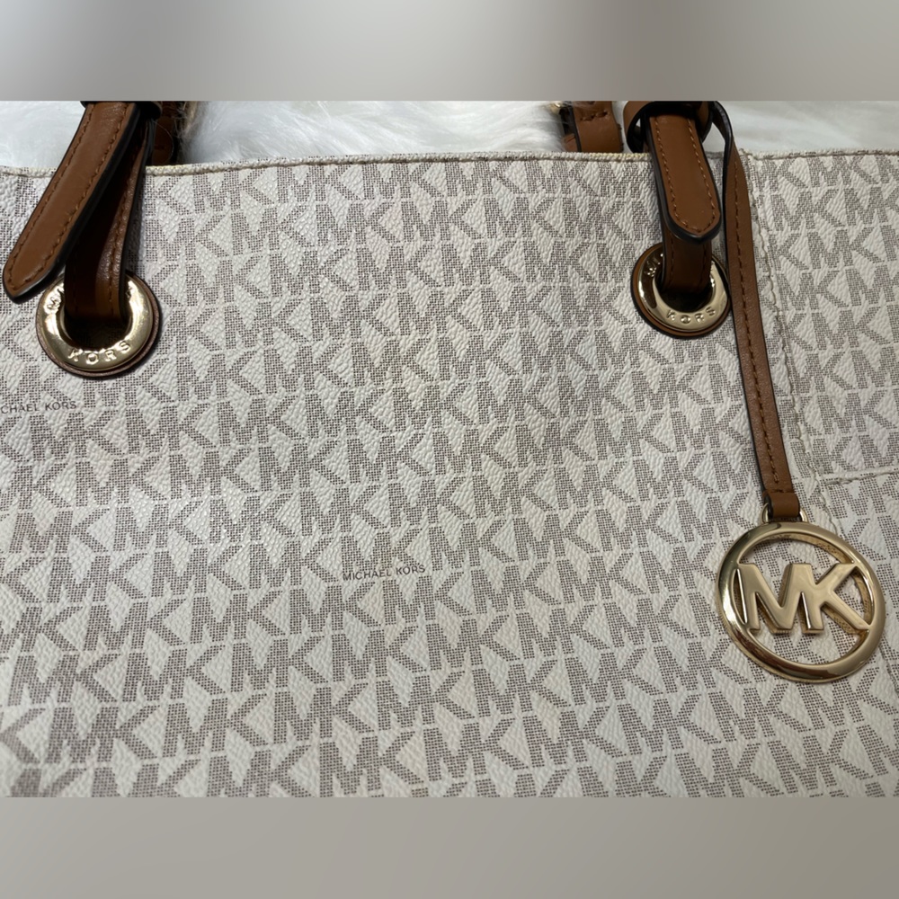 MK purse gently use